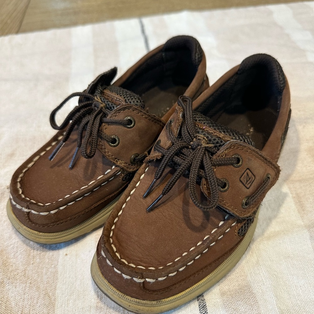Little kid Sperry